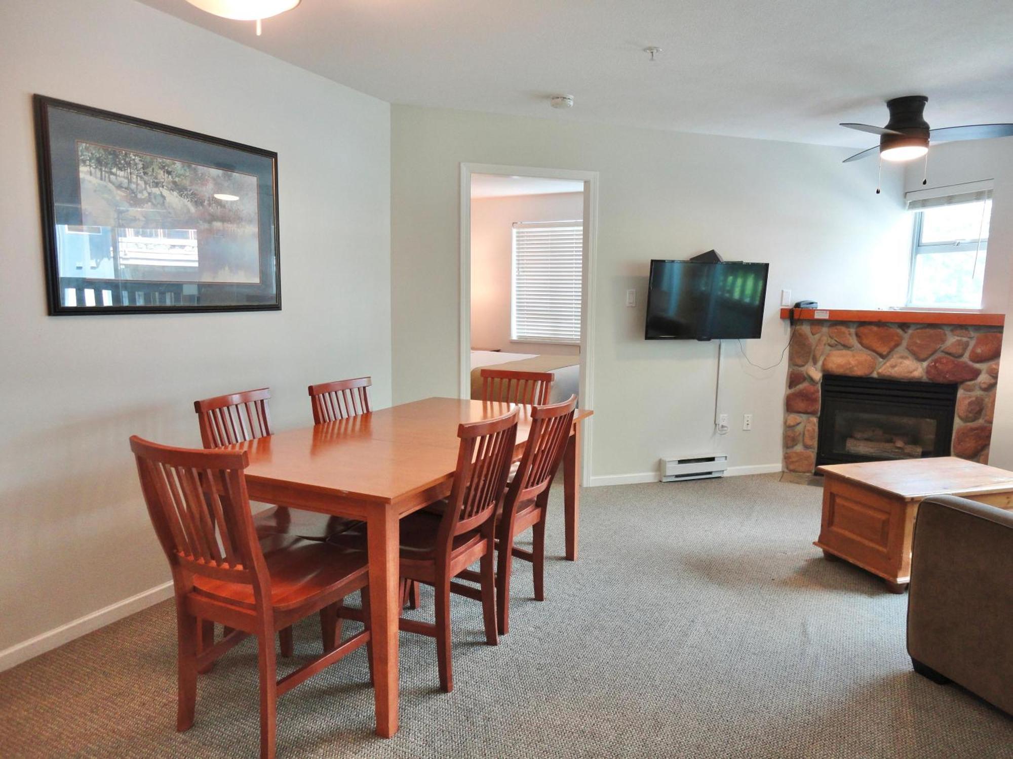 Bear Lodge Two Bedroom By Mva Whistler Exteriör bild